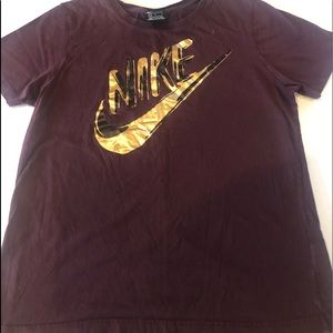 Women’s Nike T-shirt